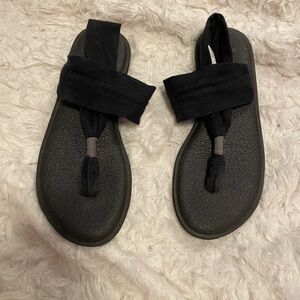 Size 9 Sanuk yoga sandals